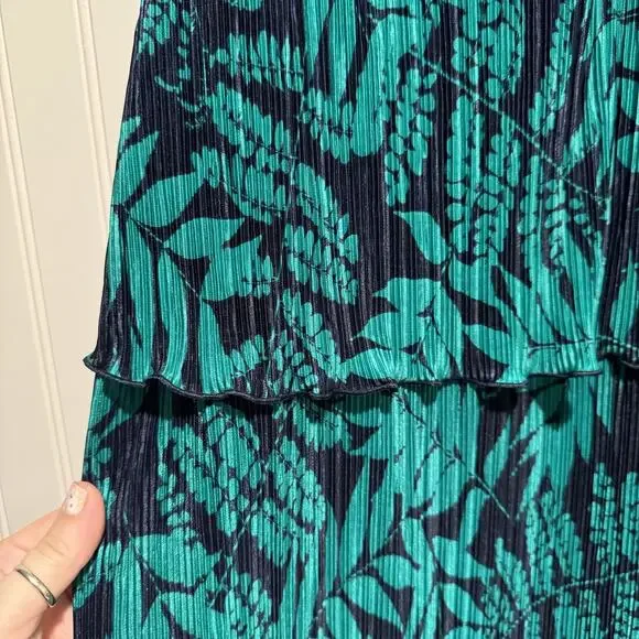 Banana Republic Fern Print Layered Pleated Maxi Dress Navy Blue Green NEW Medium - Picture 4 of 9